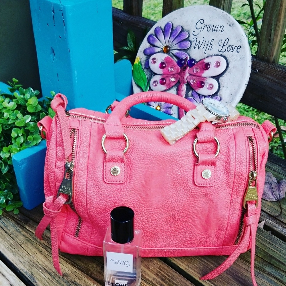 Coral colored Steve Madden purse